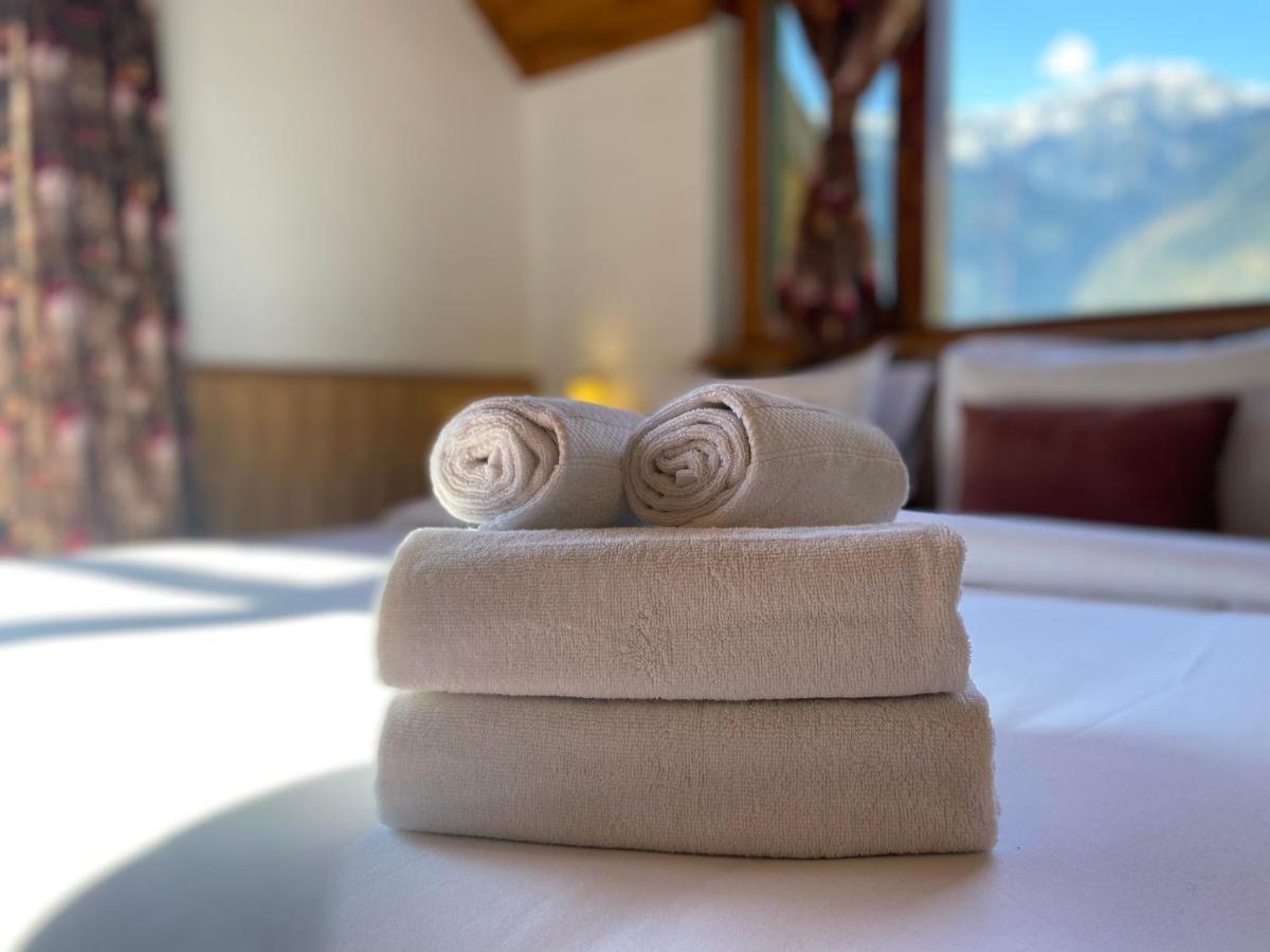 The Wooden Chalet, Manali ภายนอก รูปภาพ