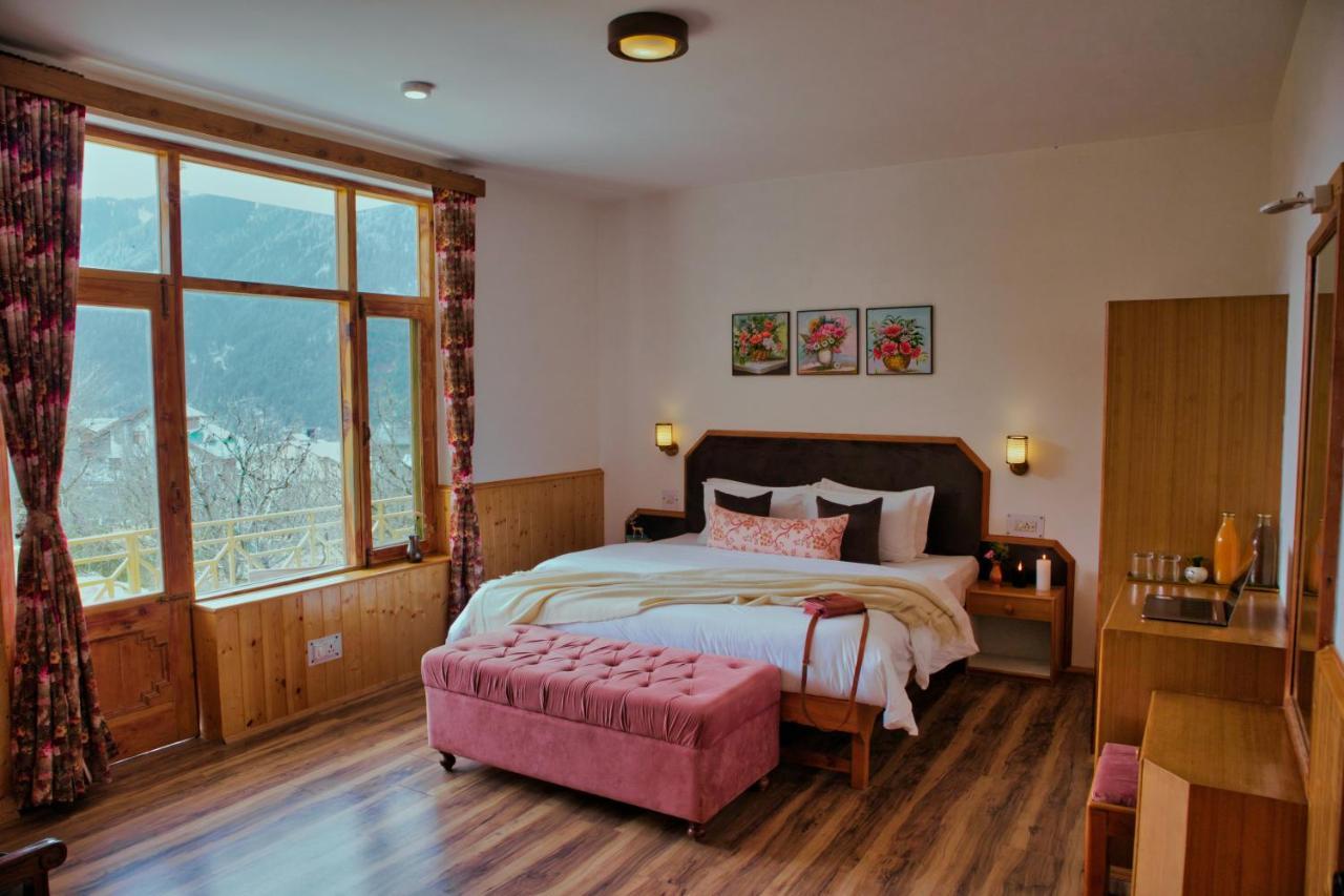 The Wooden Chalet, Manali ภายนอก รูปภาพ