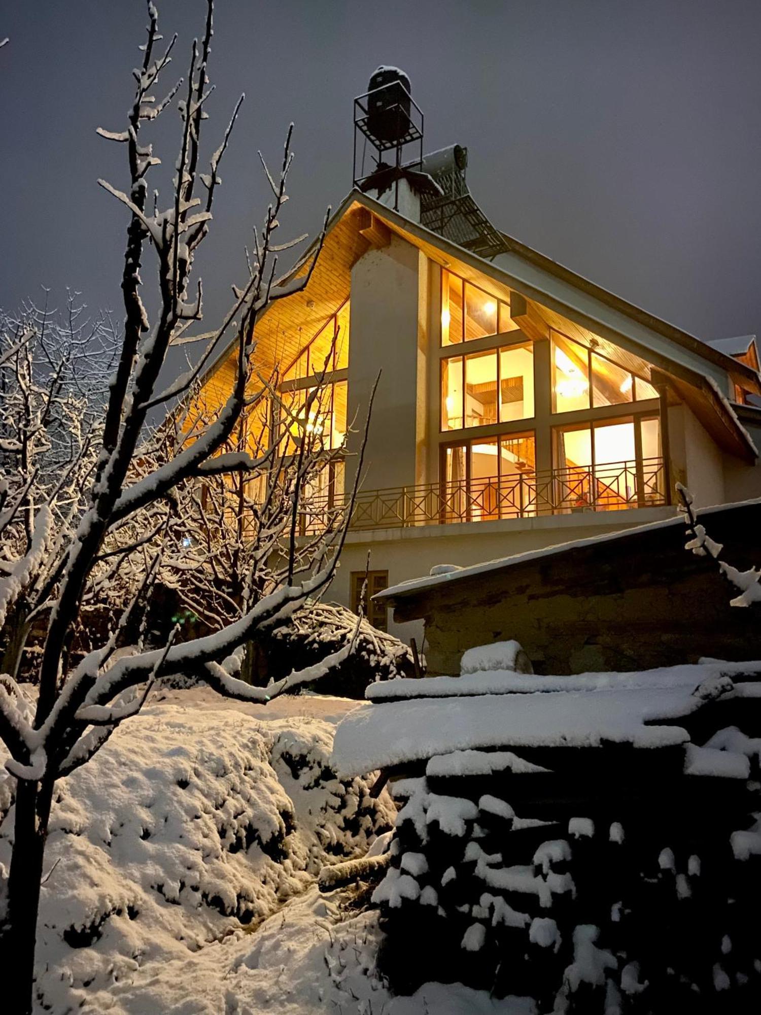 The Wooden Chalet, Manali ภายนอก รูปภาพ